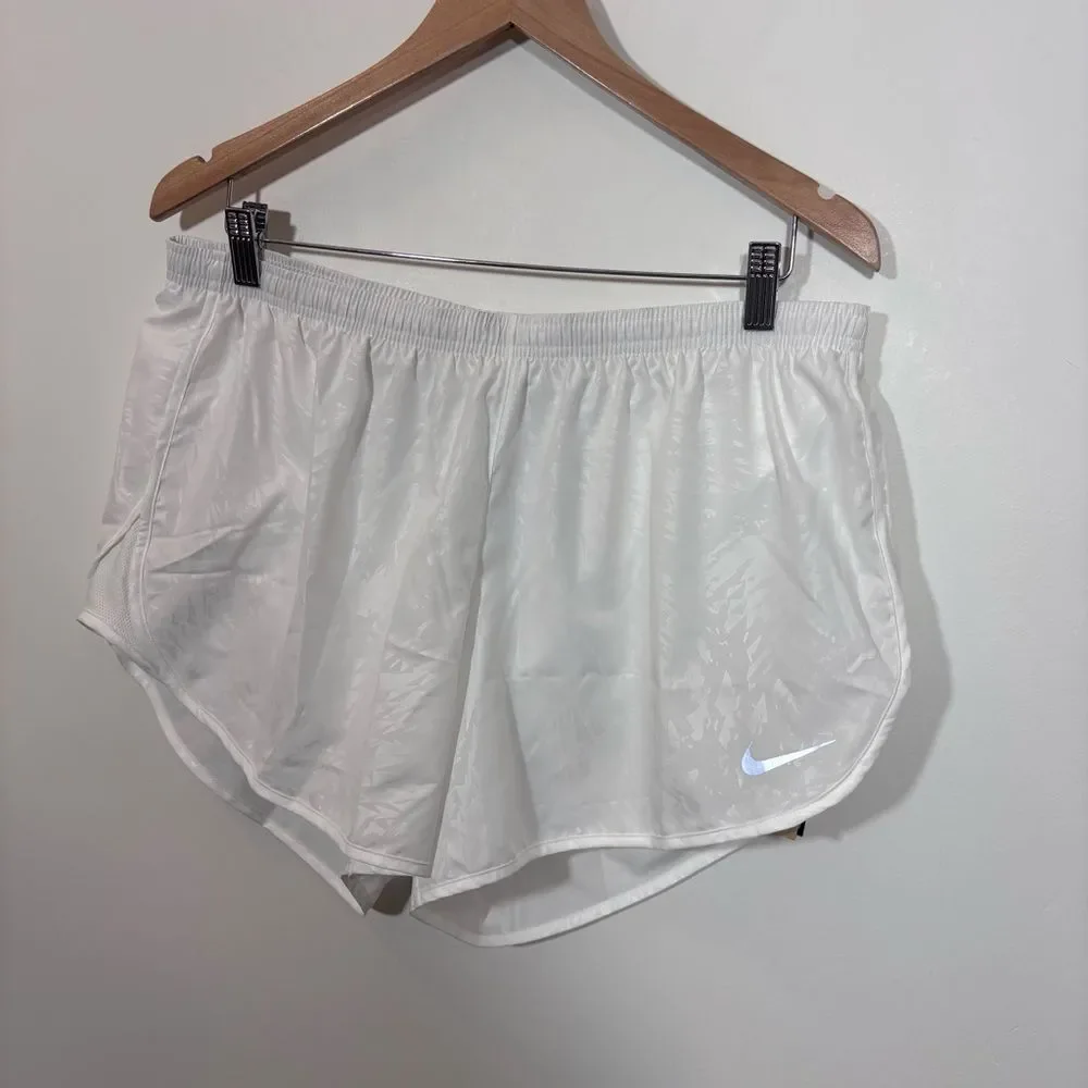 2 Pairs of Nike Tempo Women’s Lined Running Shorts XL NWT NEW Gray White